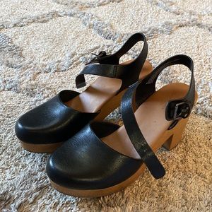 Universal Thread heels